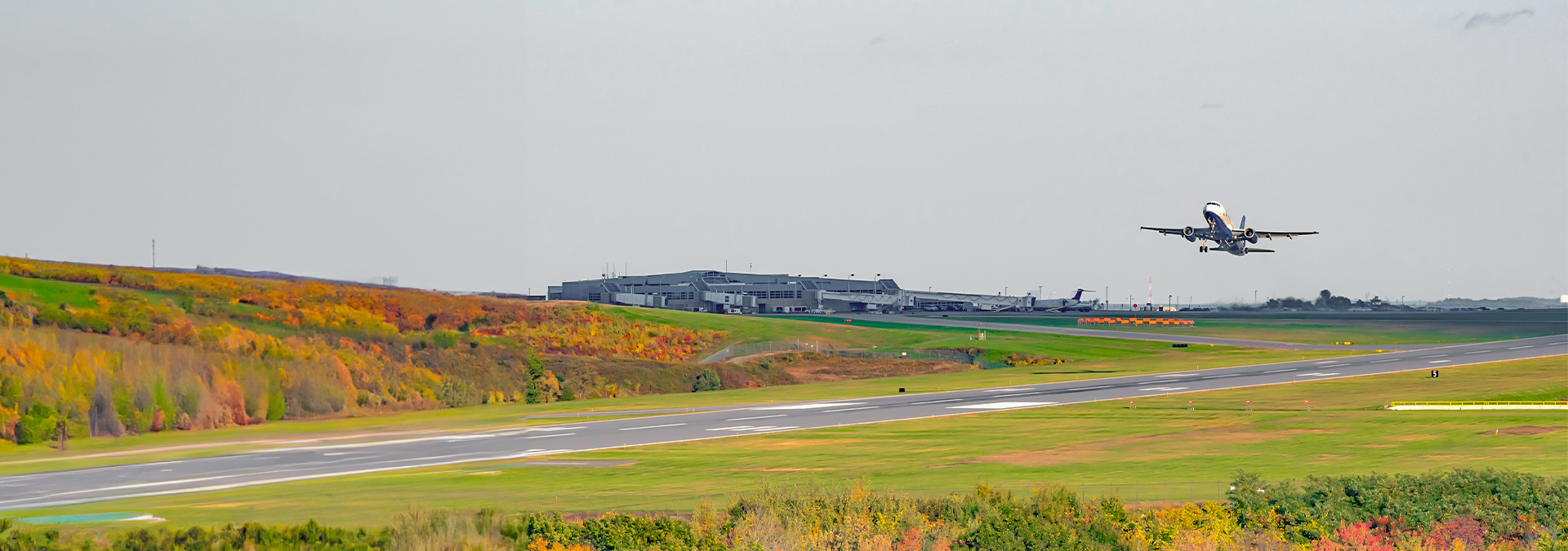 Worcester Regional Airport exterior